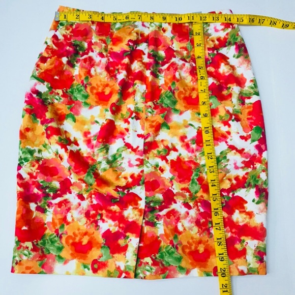 FOREVER 21 Floral Bottom Pencil Skirt Sz 2 - Picture 3 of 7